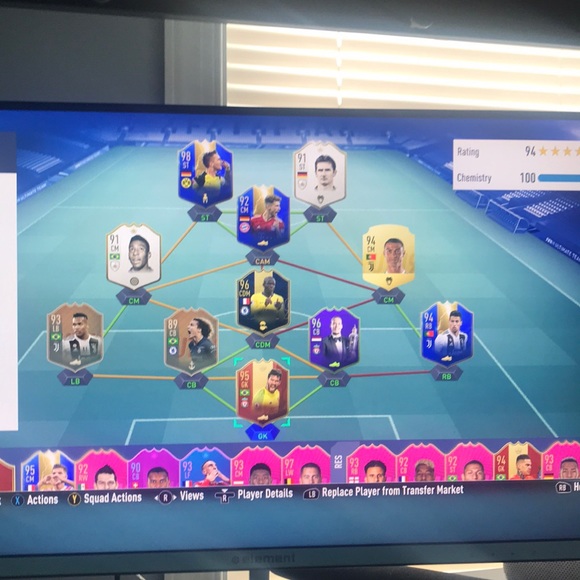 Fifa 19 coins have about 10 mil coins - Picture 1 of 1